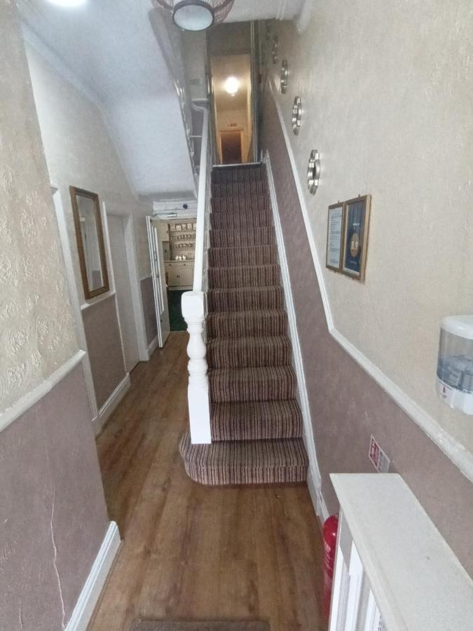 Strides Hotel Blackpool Bagian luar foto