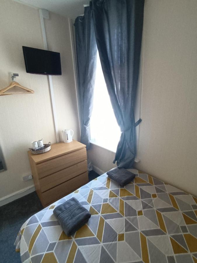 Strides Hotel Blackpool Bagian luar foto