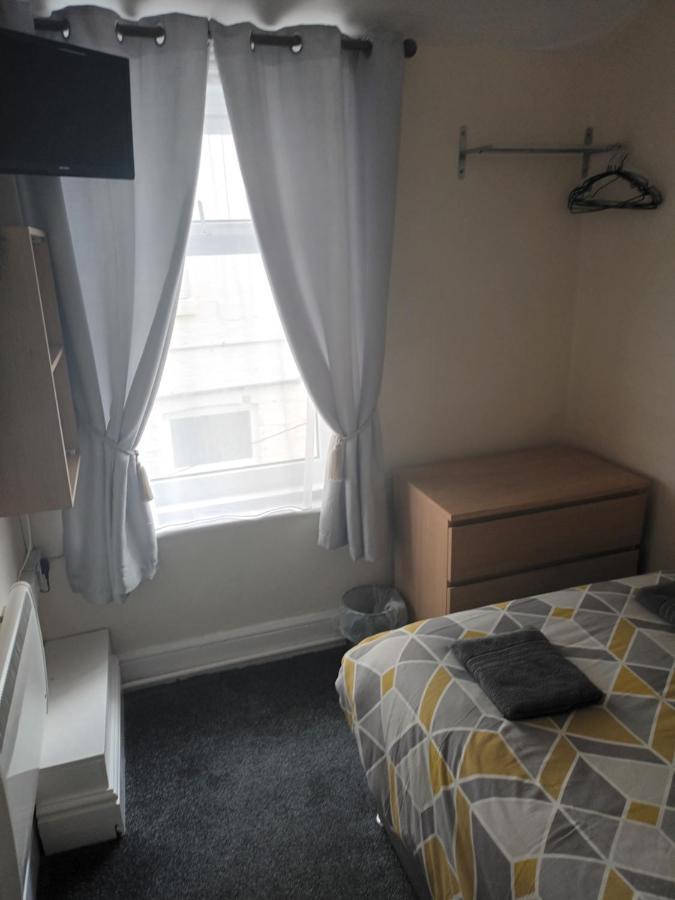 Strides Hotel Blackpool Bagian luar foto