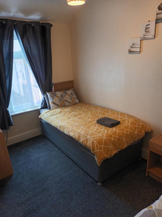 Strides Hotel Blackpool Bagian luar foto