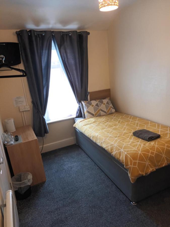 Strides Hotel Blackpool Bagian luar foto